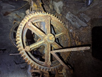 Winch on floor 7