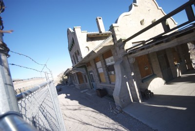 Photographs Of Rhyolite (Photo ref 44779)
