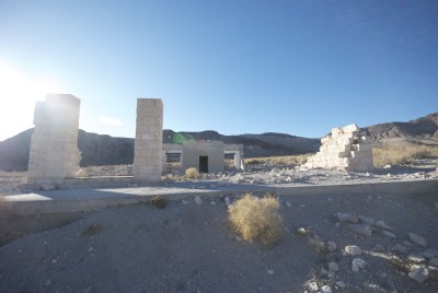 Photographs Of Rhyolite (Photo ref 44783)