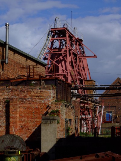 01.05.08 Snibston Headgear