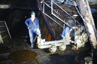 Geologist inside Llechfraith