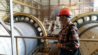 Hashem Etminan at Sungun mine. 40Th anniversary of discovery of Sungun porphyry copper -Molybdenum deposit by Hashem Etminan