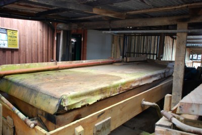 Holman vibrating tables