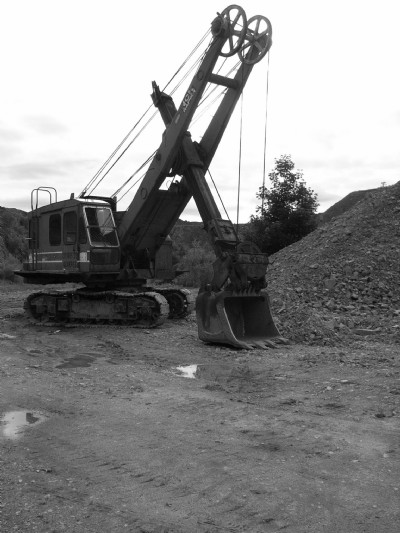 1970s face-loading shovel