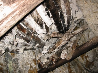 Decaying roof supports
