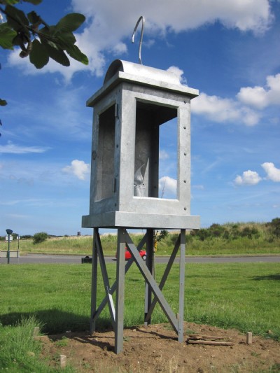 Midge Lamp Memorial