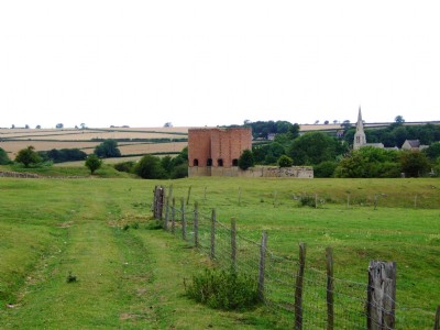 16.07.09 Wakerley quarries, Calciners & Bell Bros tramway to Left