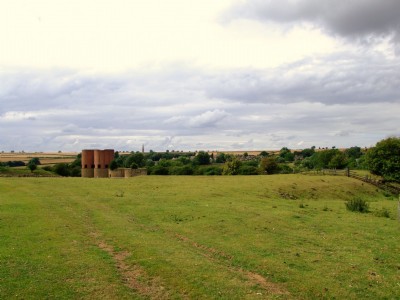 16.07.09 Wakerley Quarries, 4 Calciners of which only 2 were finished, never used, Partington Tramway on Right