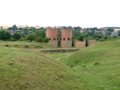 16.07.09 Wakerley Quarries, Partington calciners from openwork