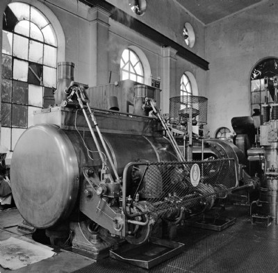 Robey winder. The date 1923 is on the cylinder end. 1979