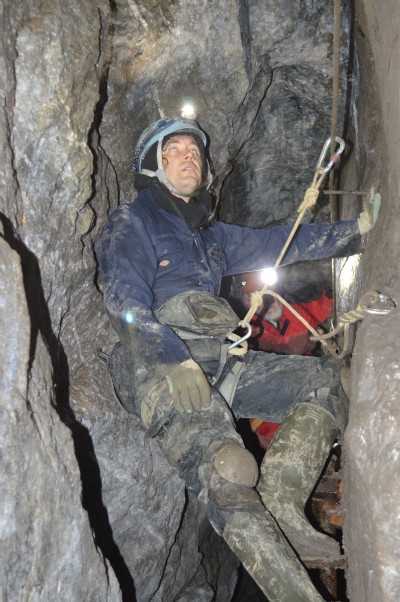 Carlin descends Bog Issa footway shaft